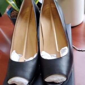 NWT Naturalizer black leather wedges size 10M
